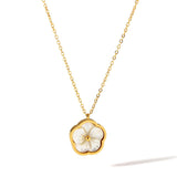 Колие Цвете със Седеф и 18К златно покритие, медицинска стомана, бохо стил, размер 40.5 cm.