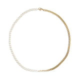 Колие с перли и златен синджир, хипоалергенен и водоустойчив материал, дължина 41 см.